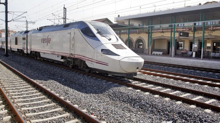 Bombardier recibe un pedido de 565 millones para la entrega de trenes en Francia