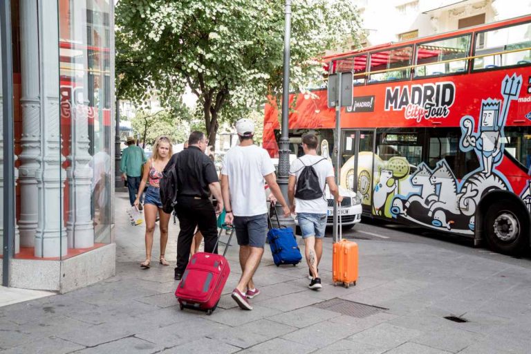 La llegada de turistas internacionales se hunde un 86,6% en octubre