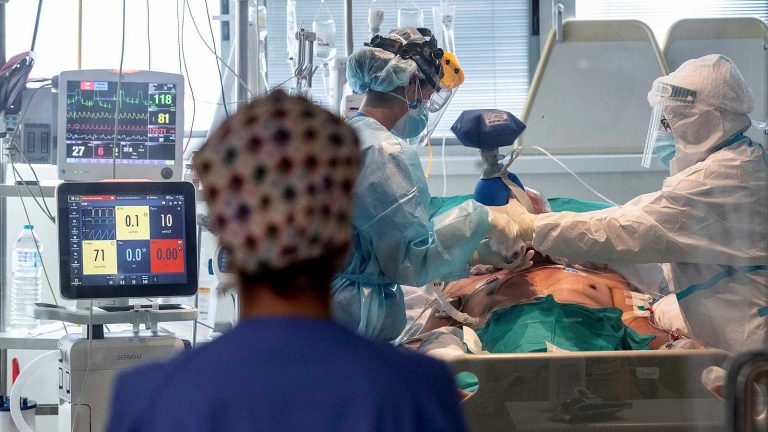Piden que los países compartan sus UCI durante las pandemias