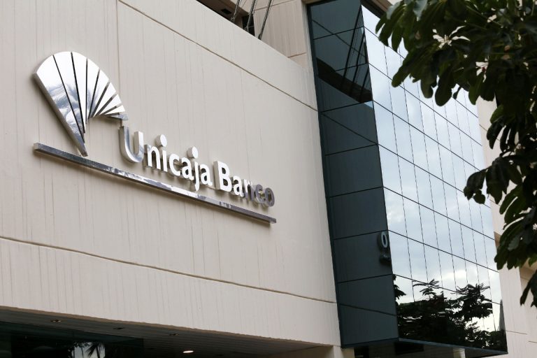 Unicaja Banco y Liberbank destinarán 378 millones a solventar el exceso de capacidad