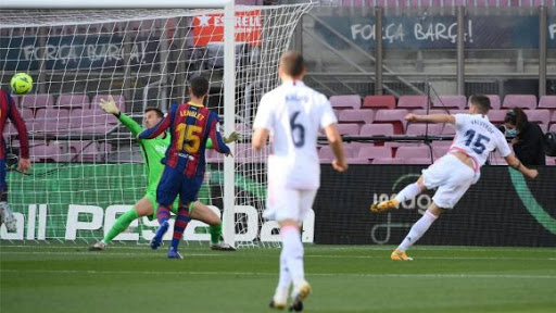 Jugadores que se largaron del Madrid y Barcelona y ahora lo petan