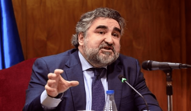 Uribes defiende en el Congreso su gestión al frente de Cultura