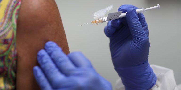 Andalucía anuncia que empezará a vacunar 