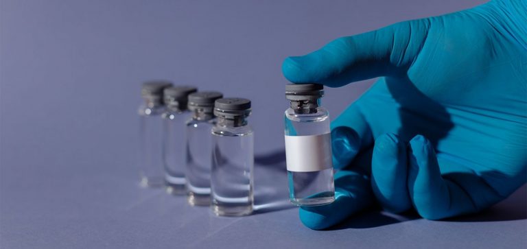 Montero dice la llegada de las vacunas reforzarán los ingresos tributarios