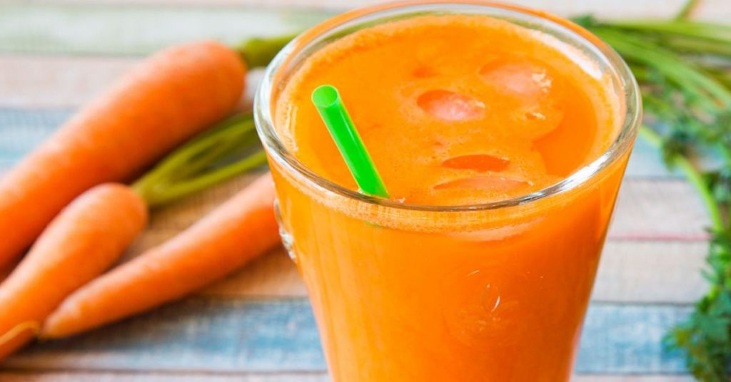 Qué le pasa a tu cuerpo si bebes zumo de zanahoria
