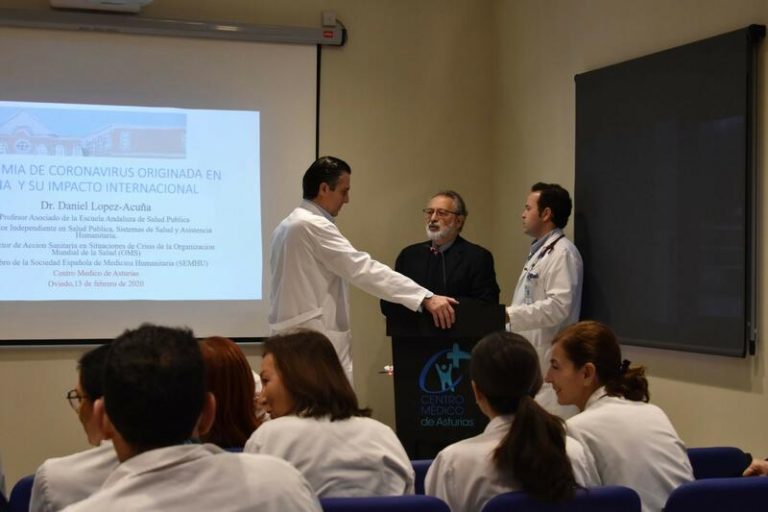 Exdirectivo de la OMS pide vacunar 