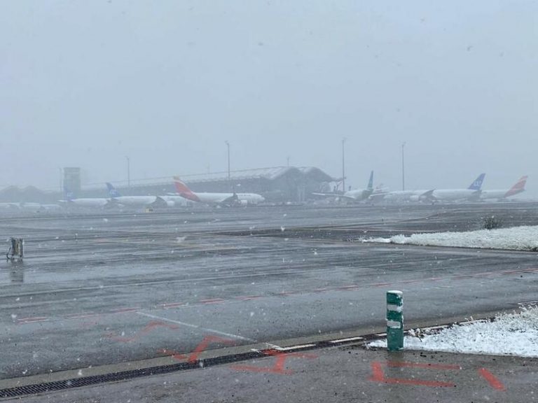 Los aeropuertos españoles se preparan para afrontar la nevada