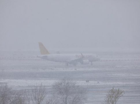 El aeropuerto Madrid-Barajas paraliza su actividad por 'Filomena' El aeropuerto Madrid-Barajas paraliza su actividad por 'Filomena'
