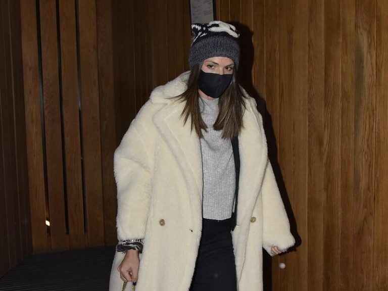 Laura Matamoros duda de la posible boda de su padre con Marta López