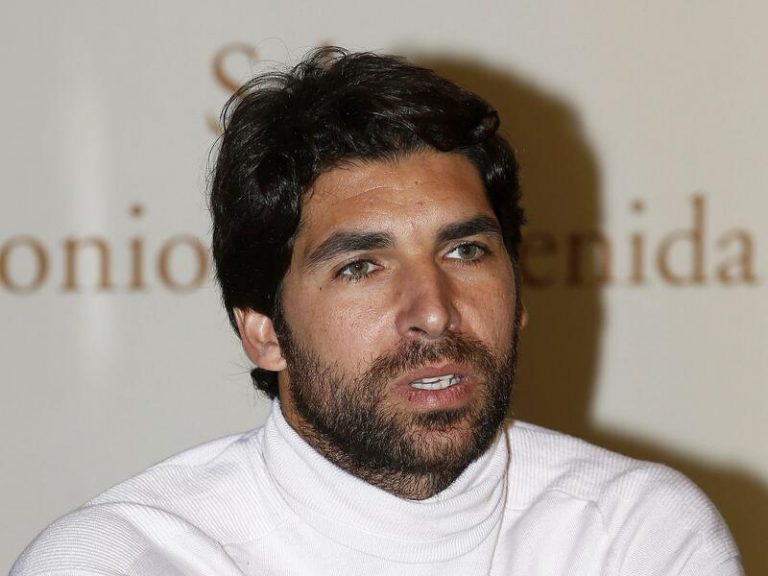 Cayetano Rivera cumple 44 años alejado por fin de su polémica vida sentimental