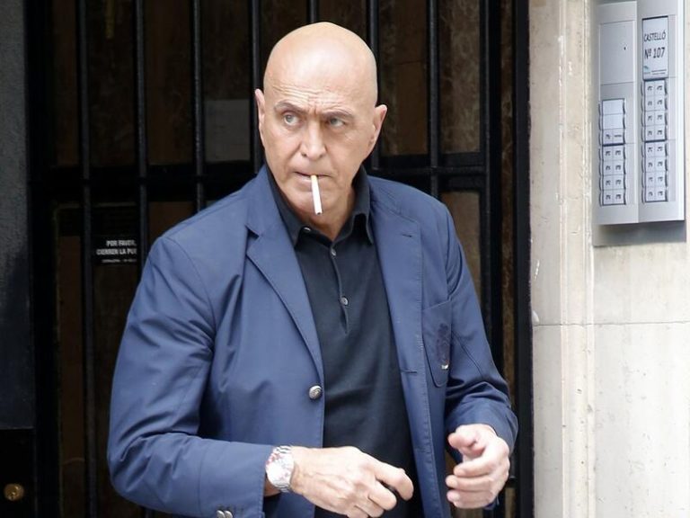 Kiko Matamoros responde a los jóvenes que le han insultado en directo