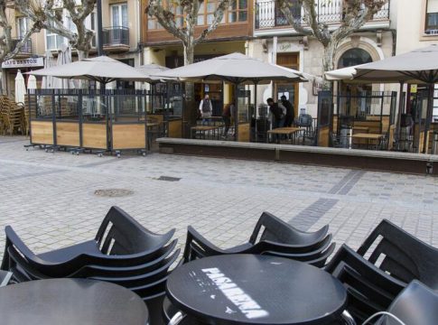 Siete de cada diez empleos perdidos en 2020 pertenecían al comercio y la hostelería Siete de cada diez empleos perdidos en 2020 pertenecían al comercio y la hostelería