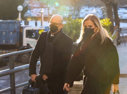 Cifuentes dice que no tiene copia del TFM y que lo entregó en un acto informal Cifuentes dice que no tiene copia del TFM y que lo entregó en un acto informal