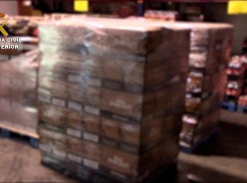 2Desarticulada una banda que introdujo más de 225.000 botellas falsificadas de ron0210123102439 Desarticulada una banda que introdujo más de 225.000 botellas falsificadas de ron