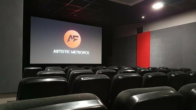 El cine Artistic Metropol de Madrid ofrece sus entradas a mil pesetas