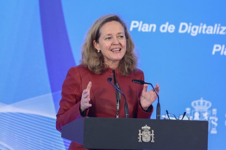 Calviño asegura que el Gobierno analizará 