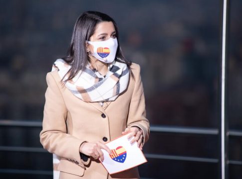 Arrimadas critica a Vox que Arrimadas critica a Vox que