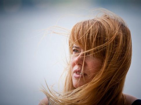 El envejecimiento del cabello varía según la raza y el origen étnico El envejecimiento del cabello varía según la raza y el origen étnico