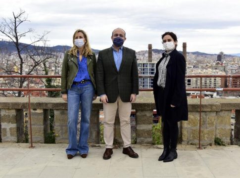 Ayuso equipara el socialismo al independentismo: Ayuso equipara el socialismo al independentismo: