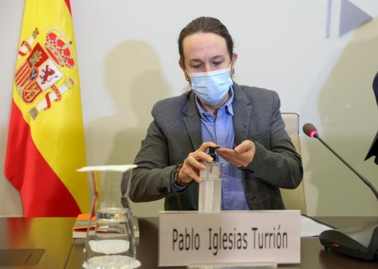 Iglesias dice que nacionalizaría farmacéuticas si eso garantizase 