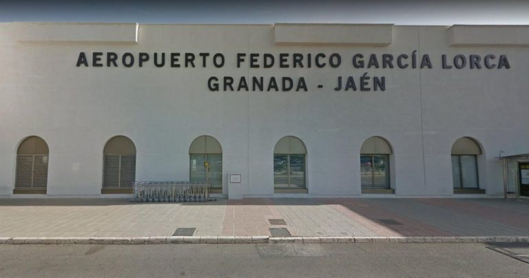 Abren expediente al inspector policial del aeropuerto de Granada-Jaen