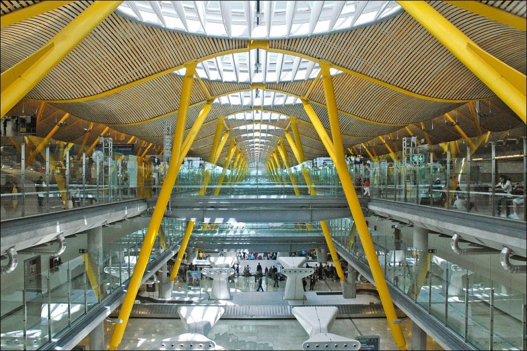 El aeropuerto de Madrid Barajas ha operado un total de 50 vuelos hoy 13-E
