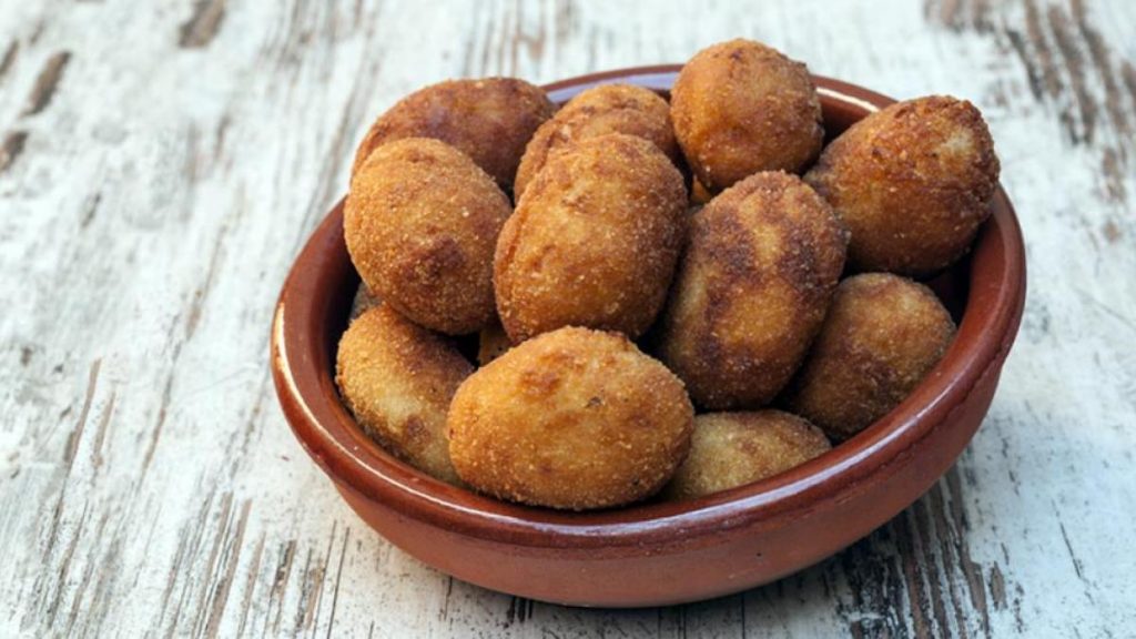 Aprende cómo hacer una masa de croquetas caseras en el microondas