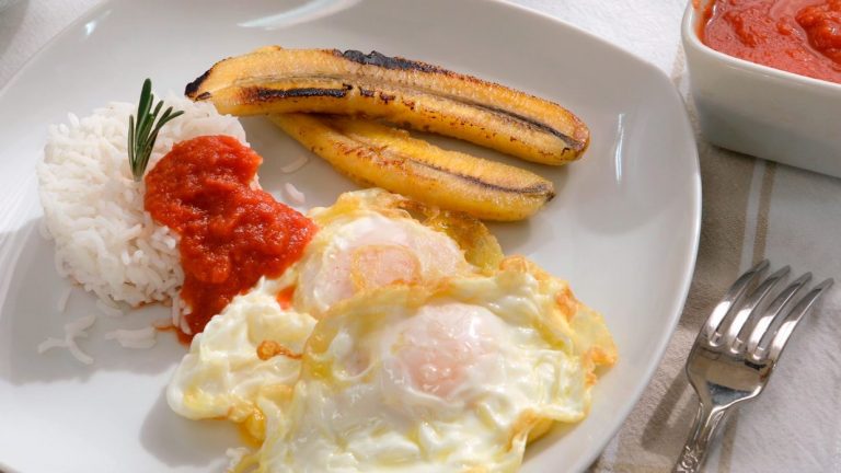 El broche de oro de Arguiñano para un arroz a la cubana perfecto
