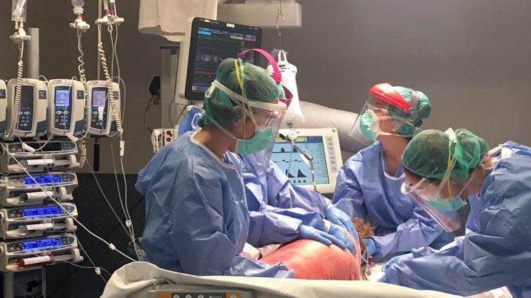 Asturias espera un incremento de ingresos en planta y UCI en las próximas semanas