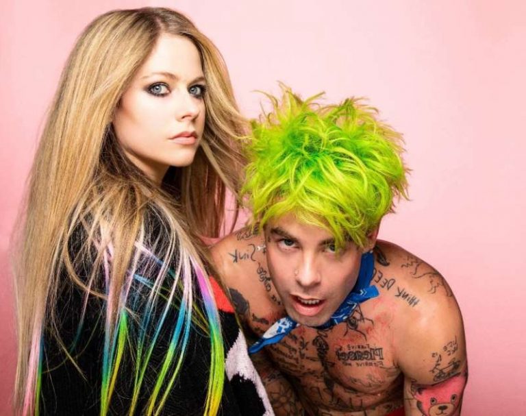 Avril Lavigne con Mod Sun en 'Flames', el videoclip