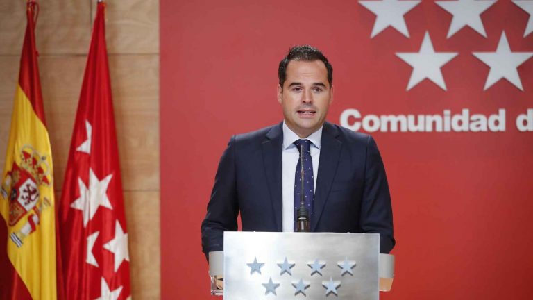 C. Madrid aprobará 'decreto ómnibus' para eliminar cargas administrativas innecesarias