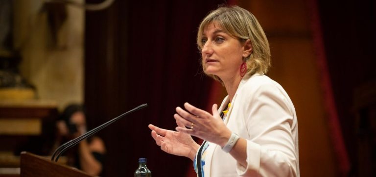 Cataluña prorroga el confinamiento municipal y la limitación en comercios