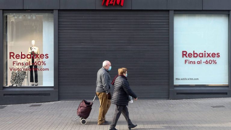 Cataluña prorroga dos semanas las restricciones vigentes