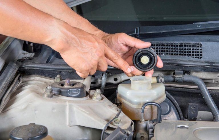 Cómo cambiar el líquido de frenos