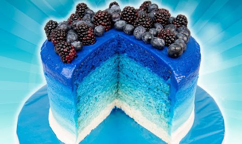 Cómo hacer un bizcocho esponjoso azul Cómo hacer un bizcocho esponjoso azul