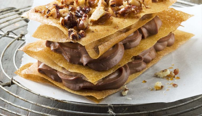 Cómo hacer un milhoja de crema y chocolate como los de pastelería