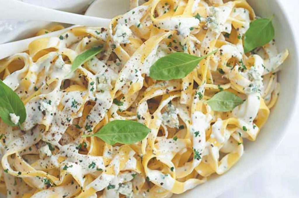 Frutos secos, pasta y otros alimentos que están acabando con tus dientes