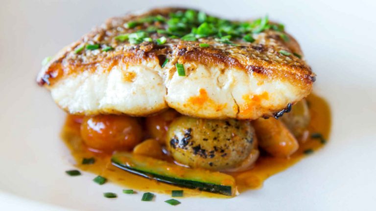 Cómo hacer una lubina asada según Jordi Cruz