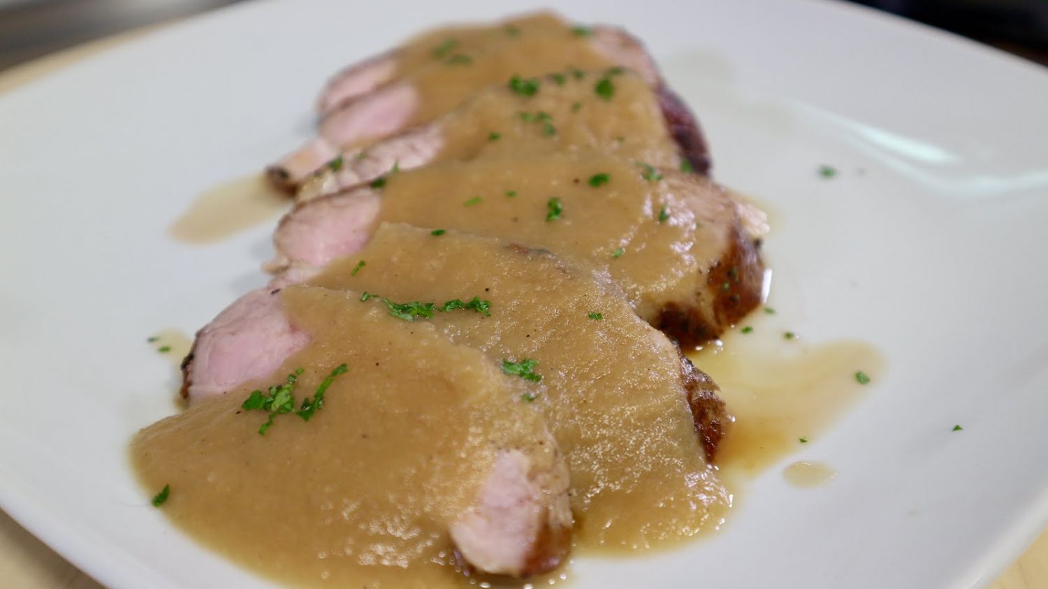 Cómo hacer una salsa de manzana para la carne de cerdo 1 Cómo hacer una salsa de manzana para la carne de cerdo