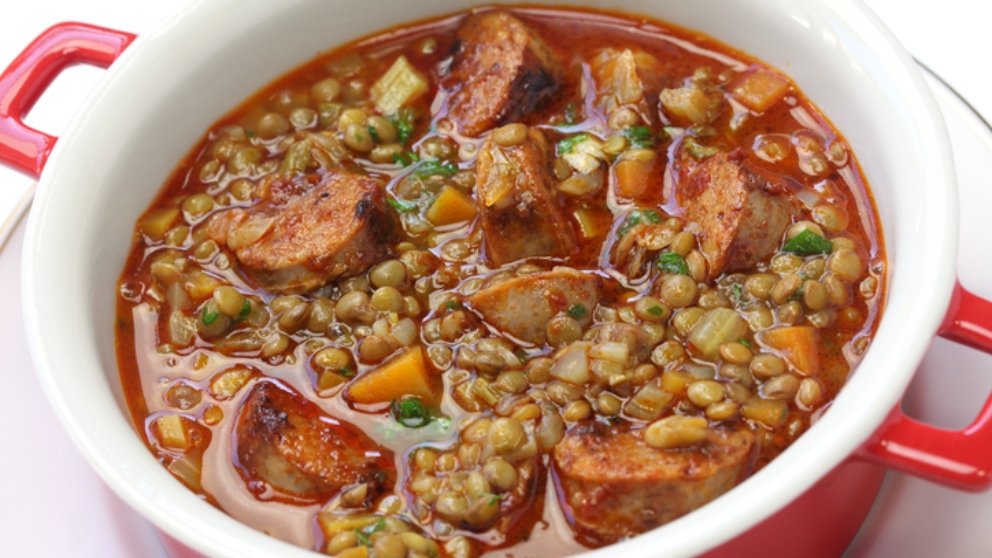 Cómo hacer unas buenas lentejas con chorizo para ganar mucho hierro