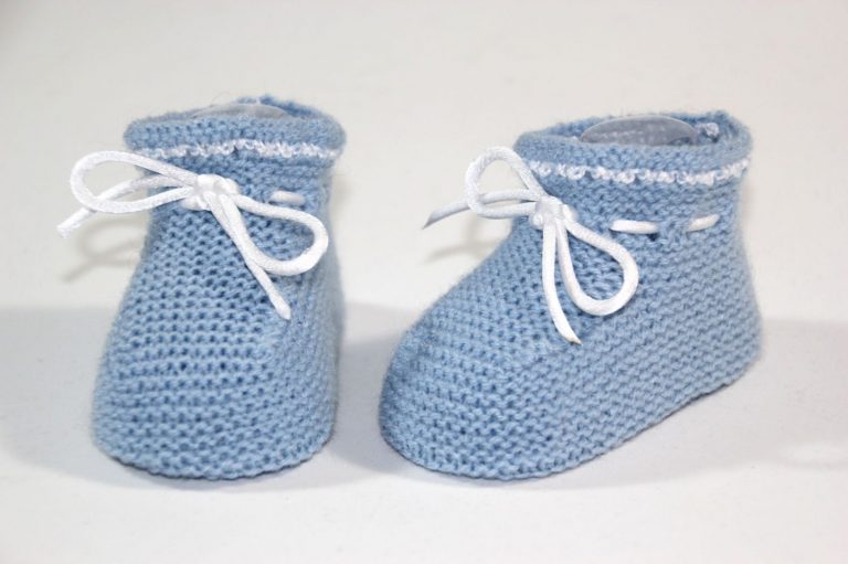 Cómo hacer unos patucos de bebé