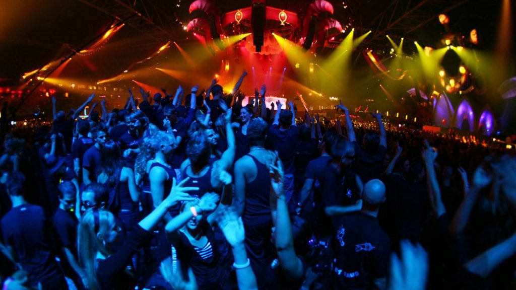 Cómo organizar una rave 1 Controversias con las fiestas rave