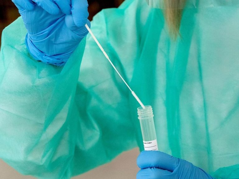 CSIF pide un confinamiento corto, refuerzo de personal y derivación de pacientes