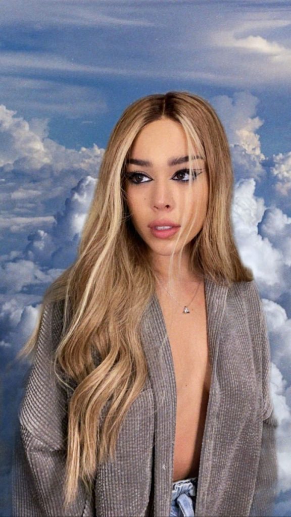 Deslumbró a sus millones de fanáticos danna paola