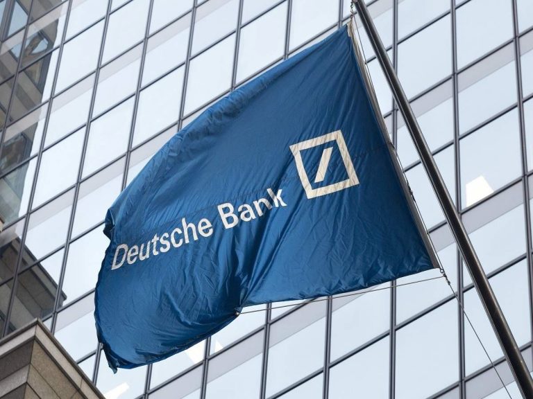 Deutsche Bank firma un protocolo con el IDAE para la rehabilitación energética en edificios