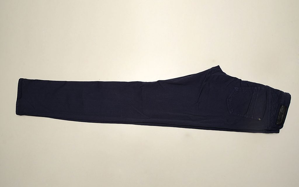 Cómo doblar la ropa fácil y rápido 84 Cómo doblar ropa-pantalones