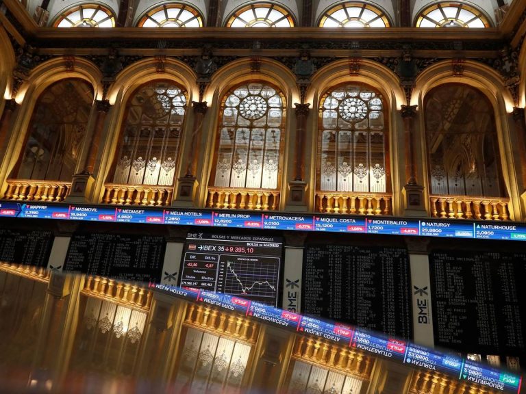 El Ibex 35 se dispara un 1,7% en la media sesión al calor de la banca