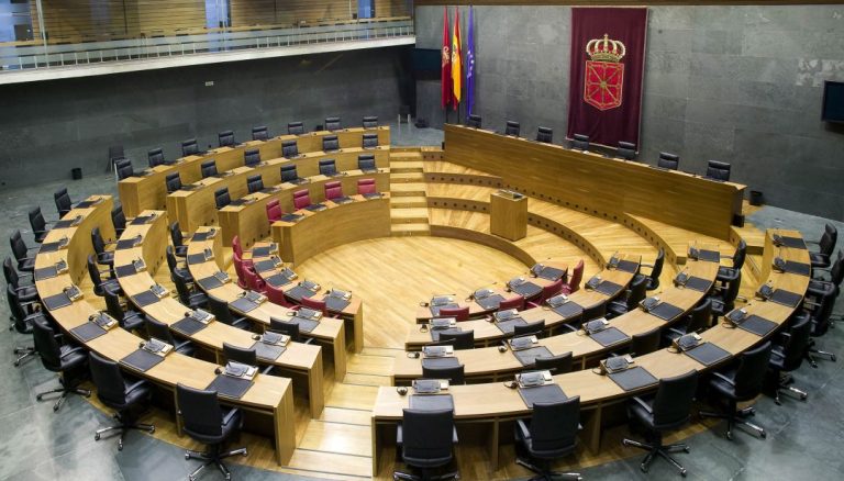 El Parlamento de Navarra aprueba la subida salarial del 0,9% para los parlamentarios