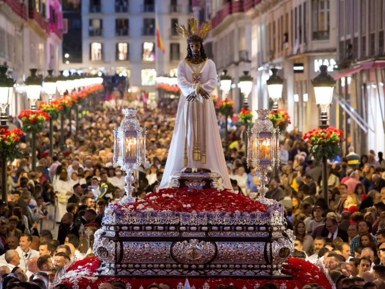 El obispo de Málaga suspende las procesiones de Semana Santa