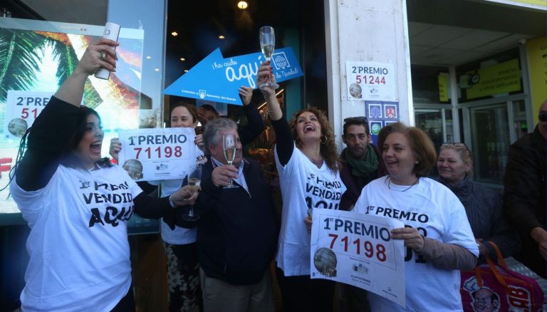 El sorteo de 'El Niño' reparte fortuna en Cádiz con el 'Gordo'